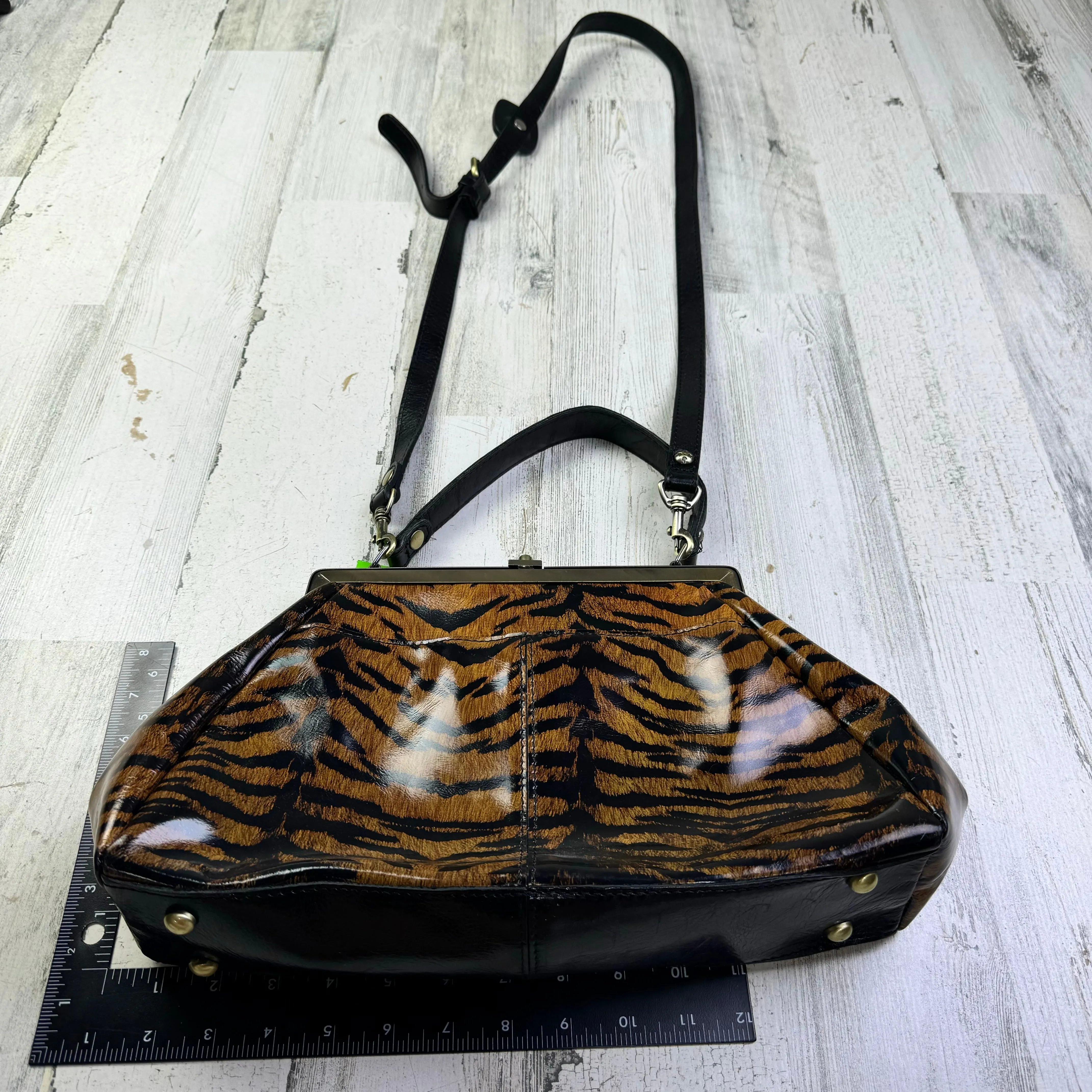 Crossbody Designer Patricia Nash, Size Medium